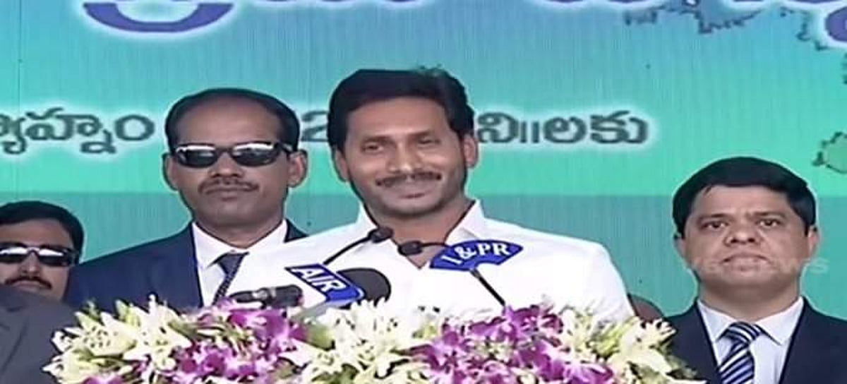 ஒய் எஸ் ஆர் ஜெகன் மோகன் ரெட்டியாகிய நான்... பாகுபலி ஸ்டைலில் பதவியேற்றார் ஆந்திர மக்களின் ப்ரியத்துக்கு உகந்த ‘ஜெகன் அண்ணா’!