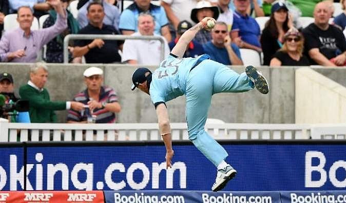 எப்படிச் சாத்தியமானது?: ஸ்டோக்ஸின் இந்த கேட்சை உங்களால் நம்பமுடிகிறதா? (விடியோ)