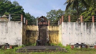 இளம் பெண்களை வழிபட அனுமதிக்கும் புத்தன் சபரிமலை!