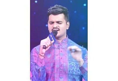 கார்த்திக்... இந்த இளைஞனின் பாடலுக்கு மயங்காதவர்கள் யார்?