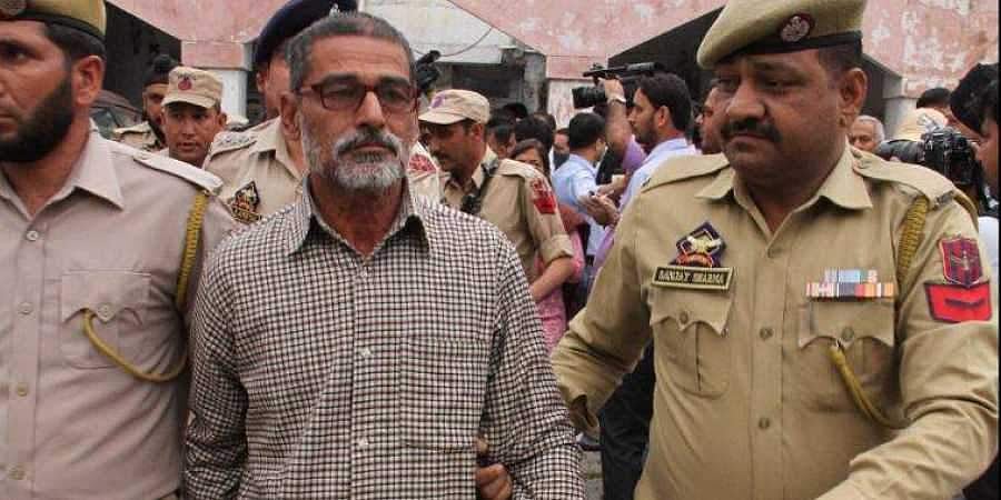 கதுவா சிறுமி வன்கொடுமை, கொலை: மூளையாக செயல்பட்டவரின் மகன் மட்டும் விடுதலை செய்யப்பட்டது ஏன்?