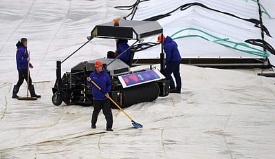 உலகக் கோப்பை: மழை காரணமாக இலங்கை - வங்கதேசம் ஆட்டம் தொடங்குவதில் தாமதம்!