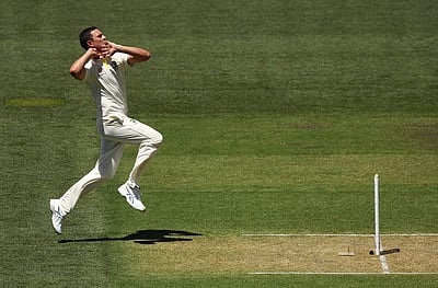 உலகக் கோப்பைப் போட்டியில் விளையாட முடியவில்லையே!: வருந்தும் முன்னணி ஆஸி. வேகப்பந்துவீச்சாளர்