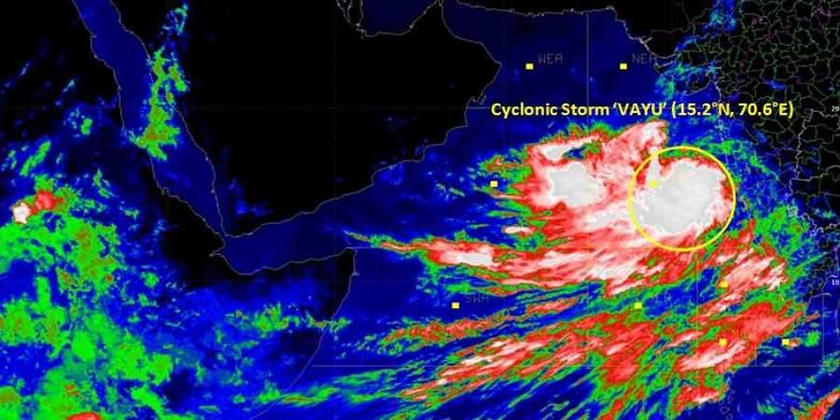 வாயு புயல் தனது பாதையை மாற்றினாலும், உச்சபட்ச கண்காணிப்பில் குஜராத்