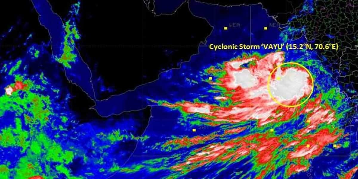 வாயு புயல் தனது பாதையை மாற்றினாலும், உச்சபட்ச கண்காணிப்பில் குஜராத்