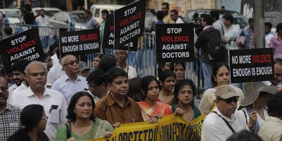 மருத்துவர்களுடன் பேச்சுவார்த்தை: நேரிடையாக ஒளிபரப்ப மம்தா பானர்ஜி ஒப்புதல்