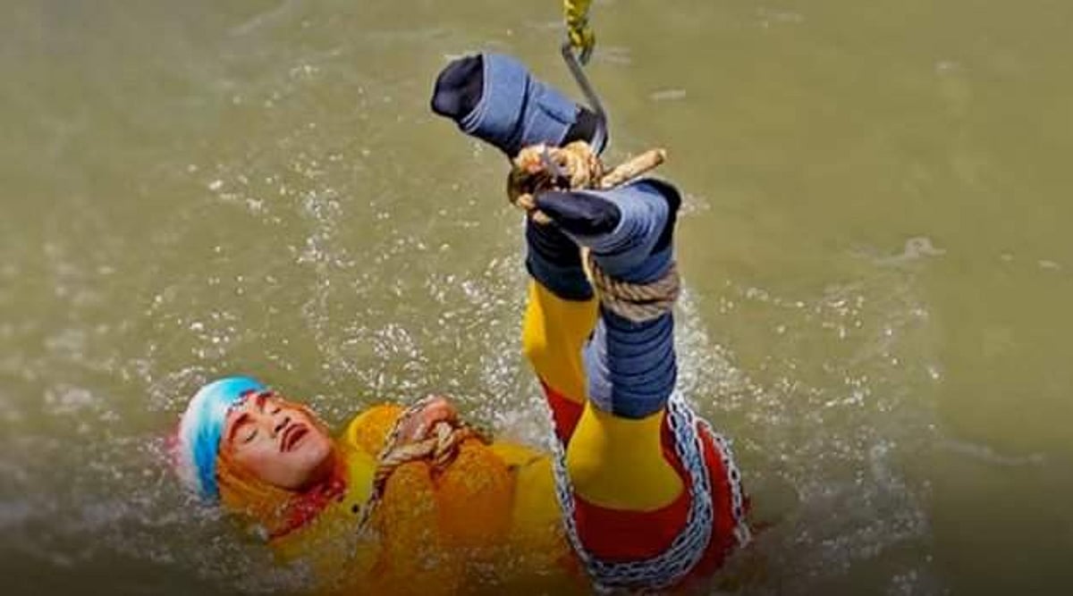 ‘நீருக்குள் மூழ்கி காணாமல் போகும்’ வித்தை காட்ட முயன்று பரிதாபமாக உயிரிழந்த கொல்கத்தா மந்திரவாதி!