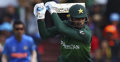 பாகிஸ்தான் கிரிக்கெட் வீரர்கள் இரவில் வெளியே சென்றார்களா?: பாகிஸ்தான் கிரிக்கெட் வாரியம் விளக்கம்!