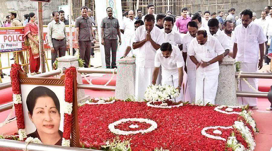 ஜெயலலிதா நினைவிடத்தில் முதல்வர் ஆய்வு