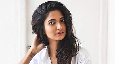 ஒல்லி, கலர் கம்மி என்று கூறி தன்னம்பிக்கையை உடைத்த பெரிய இயக்குநர்கள்: மேடையில் கண்கலங்கிய நடிகை!