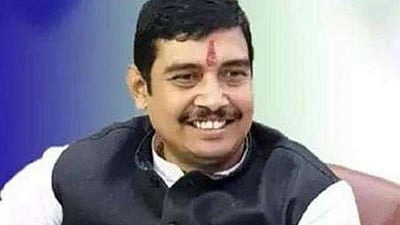 வேட்பு மனுவில் தவறான தகவல்: எம்.பி மீது வழக்குப் பதிவு 