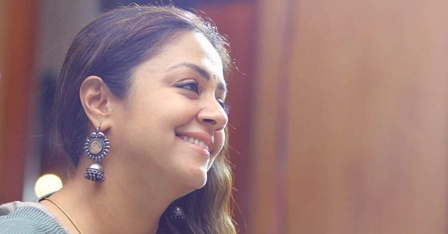 பல பள்ளிகளில் ஆசிரியர்களே இல்லை; நீட் தேர்வு எப்படி எழுத முடியும்?: ஜோதிகா கேள்வி!