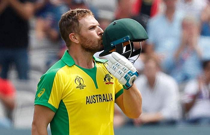 ஐபிஎல் ஏலத்தில் பிரபல பேட்ஸ்மேன்களைத் தேர்வு செய்த அணிகள்: புஜாரா, விஹாரிக்கு ஏமாற்றம்