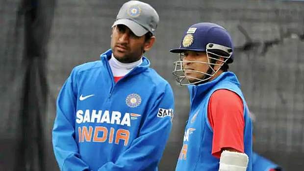 சச்சினை வசைபாடும் தோனி ரசிகர்கள்