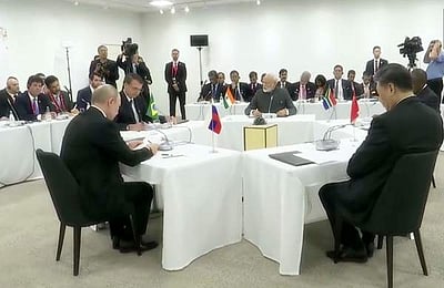 பிரிக்ஸ் மாநாடு: பொருளாதார சீர்கேட்டை தடுக்க ஒருமனதாக தீர்மானம்