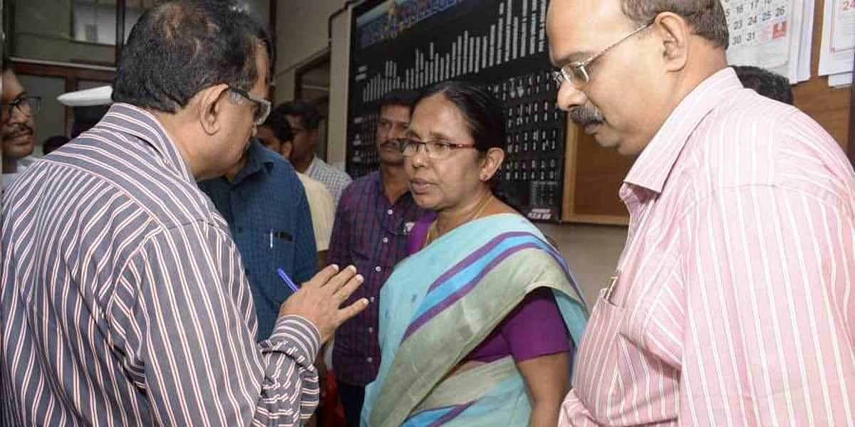 கேரள இளைஞர் நிபா வைரஸ் காய்ச்சல் அறிகுறியுடன் மருத்துவமனையில் அனுமதி