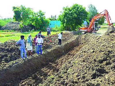 தூர்வாரியும் தீர்வில்லை! கட்சிகளே கொஞ்சம் கவனியுங்கள்!