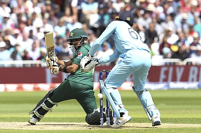 இங்கிலாந்துக்கு எதிராக பாகிஸ்தான் அணி அசத்தல் வெற்றி: ஹைலைட்ஸ் விடியோ!