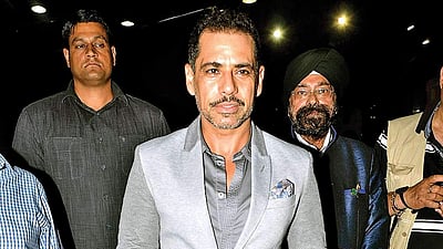 ராபர்ட் வதேரா மீதான வழக்கை விசாரித்து வரும் அமலாக்கத்துறை அதிகாரி மாற்றம் 