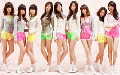 இரண்டுமே இளம்பெண்களின் ஆடை பற்றிய விமர்சனம் தான், ஆனால், இறுதியில் யாருடைய அணுகுமுறைக்கு வெற்றி?