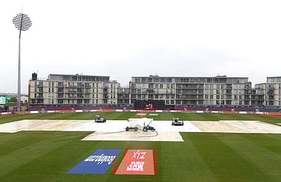 உலகக் கோப்பை: பாகிஸ்தான் - இலங்கை ஆட்டம் மழையால் பாதிப்பு!