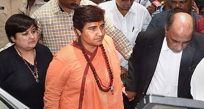 மாலேகான் குண்டுவெடிப்பு:பாஜக முன்னாள் எம்.பி. பிரக்யா சிங் தாக்குா் உள்பட 7 பேரும் விடுவிப்பு - மும்பை நீதிமன்றம் தீா்ப்பு