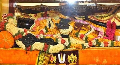 வந்துவிட்டது அந்த நாள்! சயன கோலத்தில் காட்சியளிக்கிறார் அத்திவரதர்!!