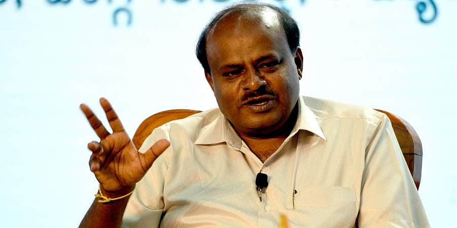 எதற்காக நான் பதவி விலகணும்? அப்பாவியாகக் கேட்கிறார் முதல்வர் குமாரசாமி!