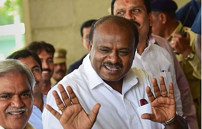 கர்நாடக முன்னாள் முதல்வர் குமாரசாமி மருத்துவமனையில் அனுமதி