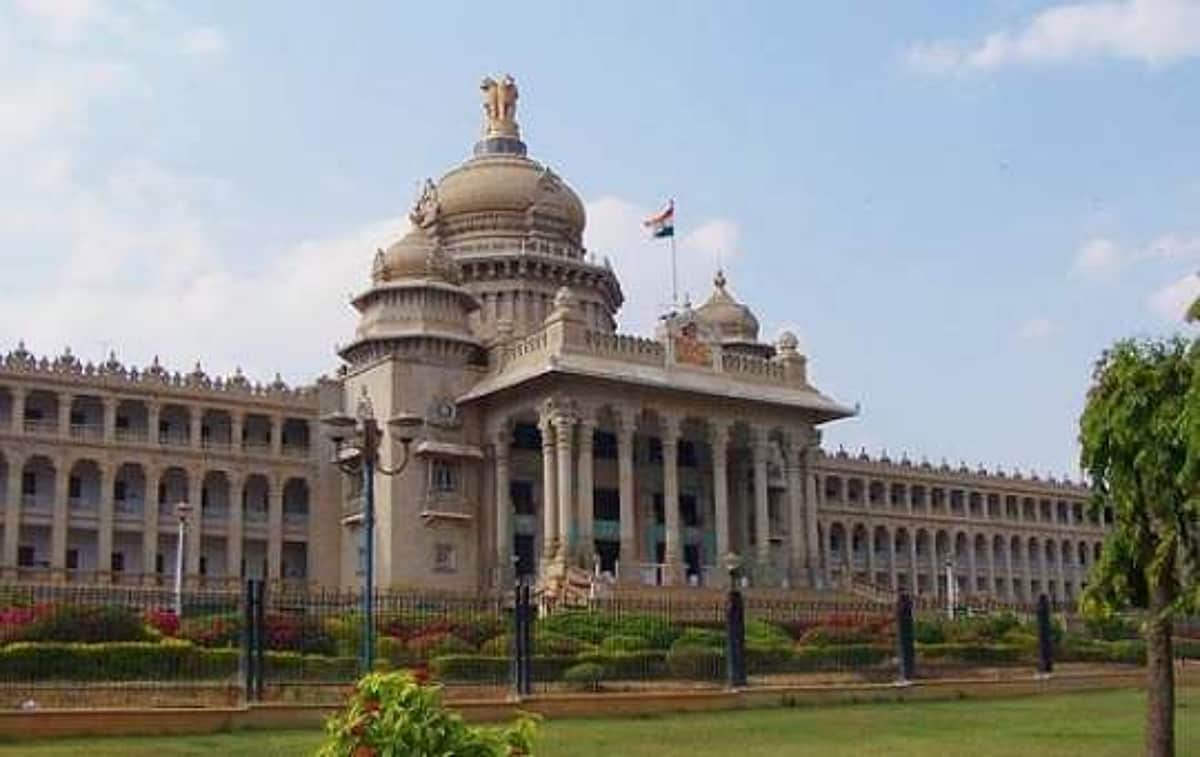 இருபது ஆண்டுகளில் 10 முதல்வர்களைக் கண்ட கர்நாடகம்: தொடரும் சாபத்தின் பின்னணி