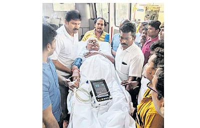 சரவணபவன் ராஜகோபாலுக்கு உயர் சிகிச்சைக்கு அனுமதி: மகனின் பொறுப்பு என்று கூறிவிட்டது நீதிமன்றம்