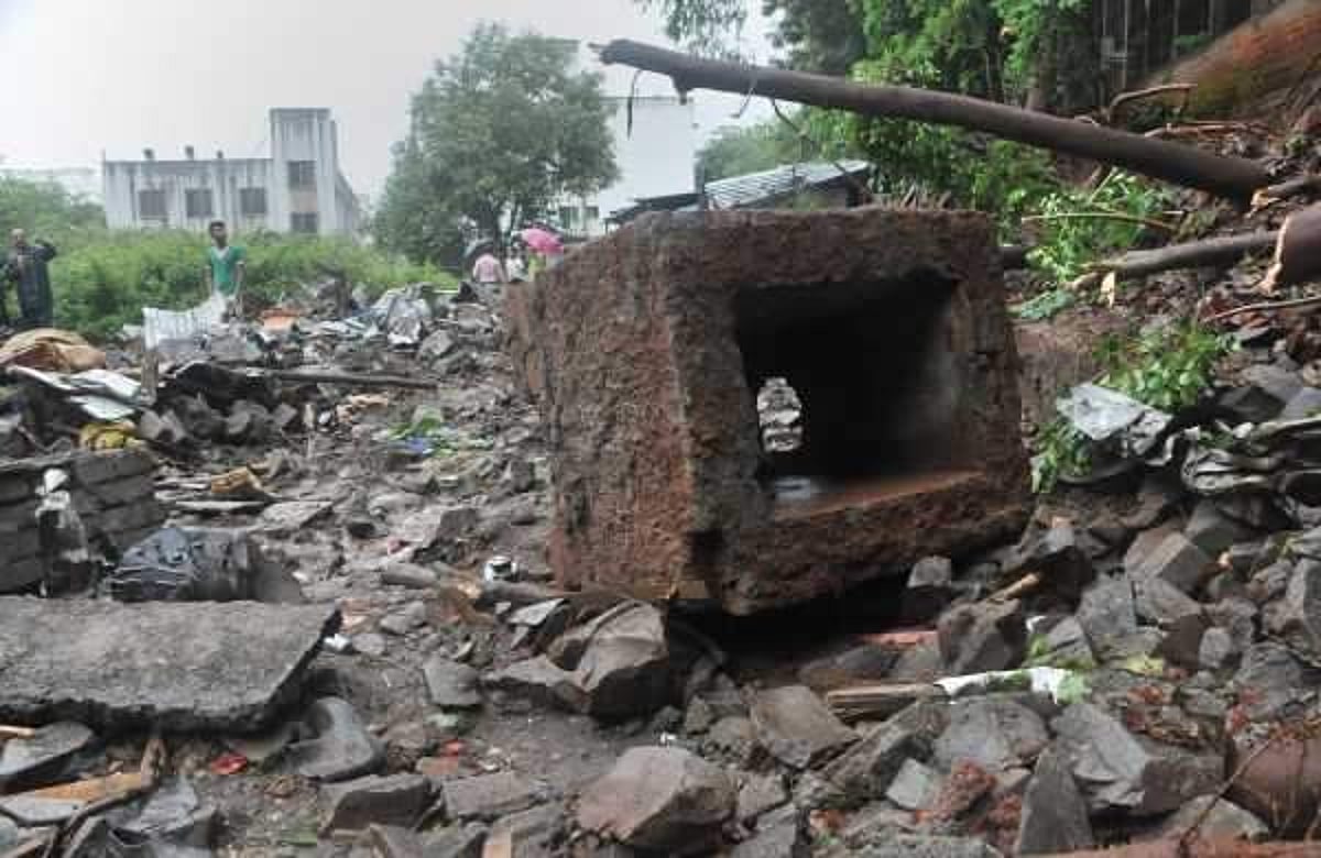 மும்பையில் பெய்யும் பேய்மழை: 72 மணி நேரத்தில் 4வது விபத்து; 6 தொழிலாளர்கள் பலி