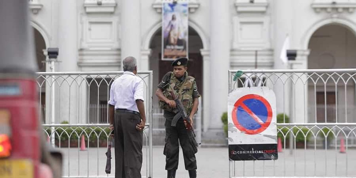 இலங்கையில் ஈஸ்டர் தின தாக்குதல்: பாதுகாப்புத் துறை முன்னாள் செயலர் ஹேமசிறீ கைது