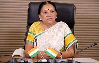 தனக்கான பாதுகாப்பைக் குறைக்க வலியுறுத்தும் உ.பி ஆளுநர் ஆனந்திபென் படேல்!