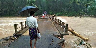 கேரளாவில் கன மழை: மூன்று மாவட்டங்களில் பள்ளிகளுக்கு விடுமுறை அறிவிப்பு