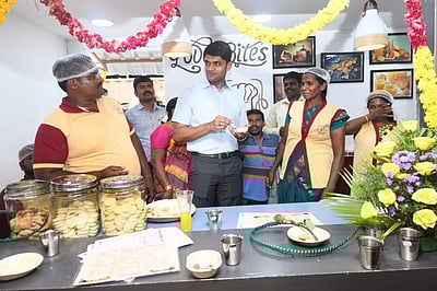 தூத்துக்குடி கலெக்டருக்கு நன்றி... உருகும் மாற்றுத் திறனாளிகள்! (விடியோ)