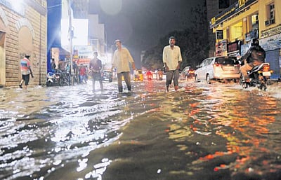 அக். 16ல் சென்னை உள்பட 4 மாவட்டங்களுக்கு சிவப்பு எச்சரிக்கை!