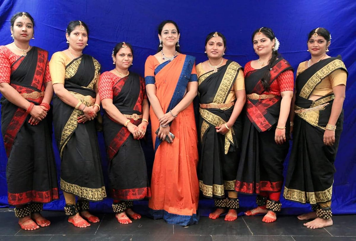பரதக் கலையை வளர்க்கும் பெங்களூருவாழ் தமிழ் பெண்