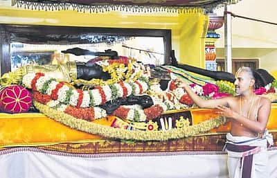 அத்திவரதர் வைபவம் தொடர்பான 6 வழக்குகளும் தள்ளுபடி: சென்னை உயர் நீதிமன்றம் உத்தரவு 