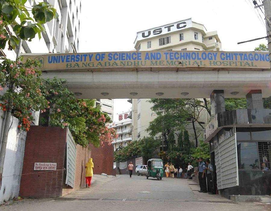 ’ஆபாசமாகப் பாடம் எடுக்கும் பேராசிரியரைக் கெரோசின் ஊற்றி எரிப்போம்’: மிரட்டும் கல்லூரி மாணவர்கள்!