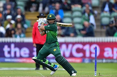 இமாம் உல் ஹக் 100, பாபர் அஸாம் 96: வங்கதேசத்துக்கு எதிராக பாகிஸ்தான் ரன்கள் குவிப்பு!