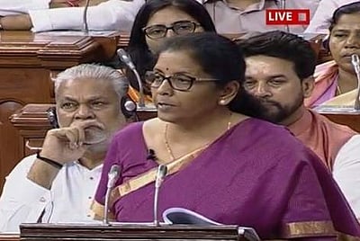 ஒவ்வொரு சுயஉதவிக் குழுவில் ஒரு பெண்ணுக்கு ரூ.1 லட்சம் கடனுதவி வழங்கப்படும்: நிர்மலா சீதாராமன் 