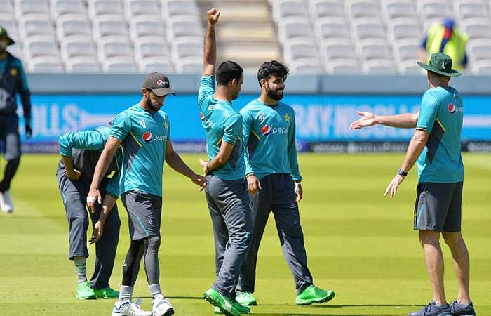 அரையிறுதியில் நுழையப் போகும் 4-ஆவது அணி: நியூஸிலாந்தா-பாகிஸ்தானா?