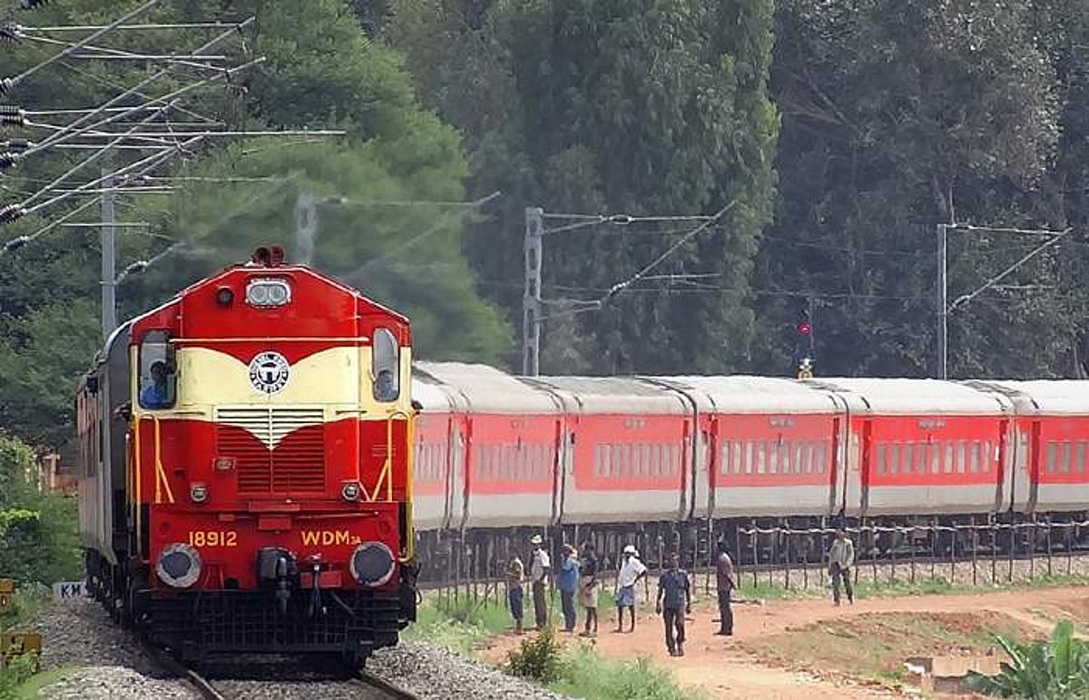 தெற்கு ரயில்வேயில் 136.94 ஏக்கர் நிலம் ஆக்கிரமிப்பு: ரயில்வே மேம்பாட்டுப் பணிகளுக்கு சிக்கல்