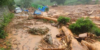 கனமழை, நிலச்சரிவு, வெள்ளப் பெருக்கு.. இயற்கையோடு போராடும் தென்னிந்தியா!