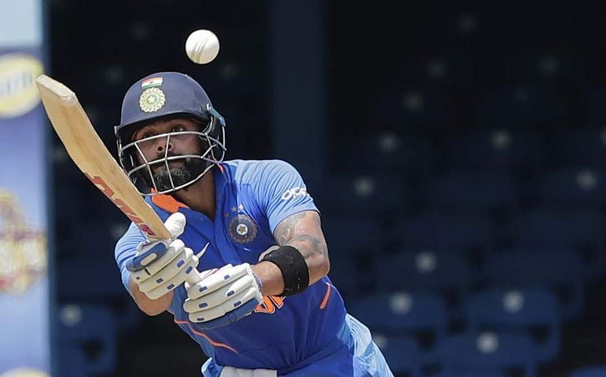 கோலி சதம், புவனேஸ்வர் 4 விக்கெட்டுகள்: 2-வது ஒருநாள் ஆட்டத்தில் இந்திய அணி அபார வெற்றி (விடியோ)