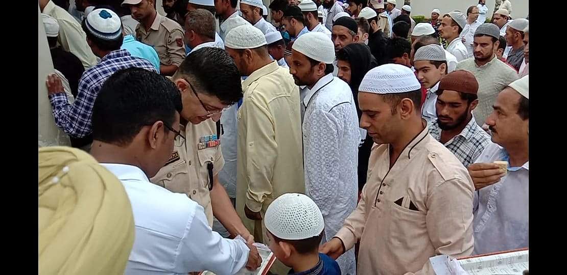 காஷ்மீரில் களைகட்டாத பக்ரீத்: கொண்டாட என்ன இருக்கிறது? யாருடன் கொண்டாடுவது? மக்களின் குரல்!