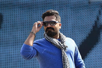 மாநாடு இல்லாவிட்டால் என்ன?: சிம்பு நடித்து இயக்கவுள்ள மகா மாநாடு!