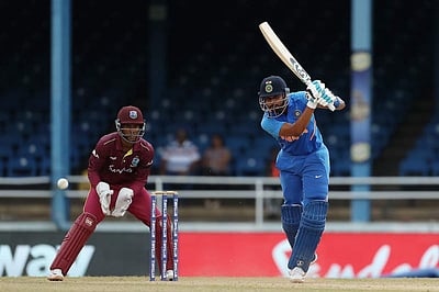 இந்திய கிரிக்கெட் அணியின் பெரிய தலைவலி தீர்ந்தது: அதிரடி ஆட்டத்தின் மூலம் கவனம் ஈர்த்த ஷ்ரேயஸ் ஐயர்!