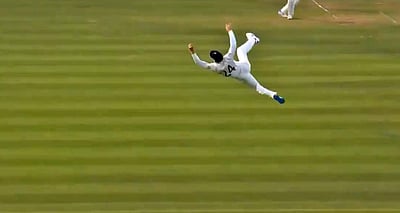 'சூப்பர்மேன்' டென்லியின் சூப்பர் கேட்ச் விடியோ!